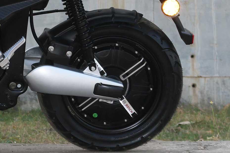 White Carbon Motors GT5-External Image