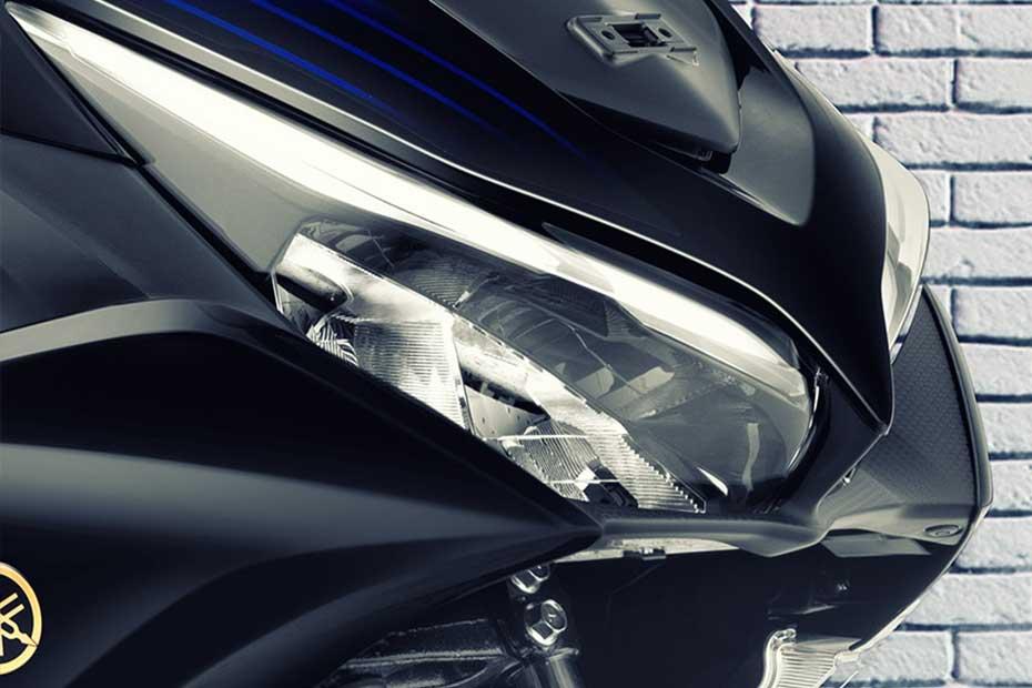 Yamaha-Aerox-155-MotoGP-Edition-headlight
