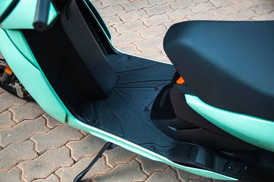 Ather 450S Foot Space View