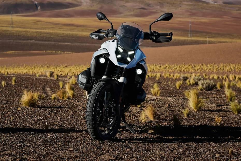 Bmw r 1300 gs front view