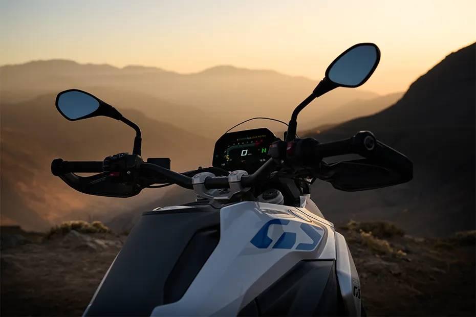 Bmw r 1300 gs handle bar view