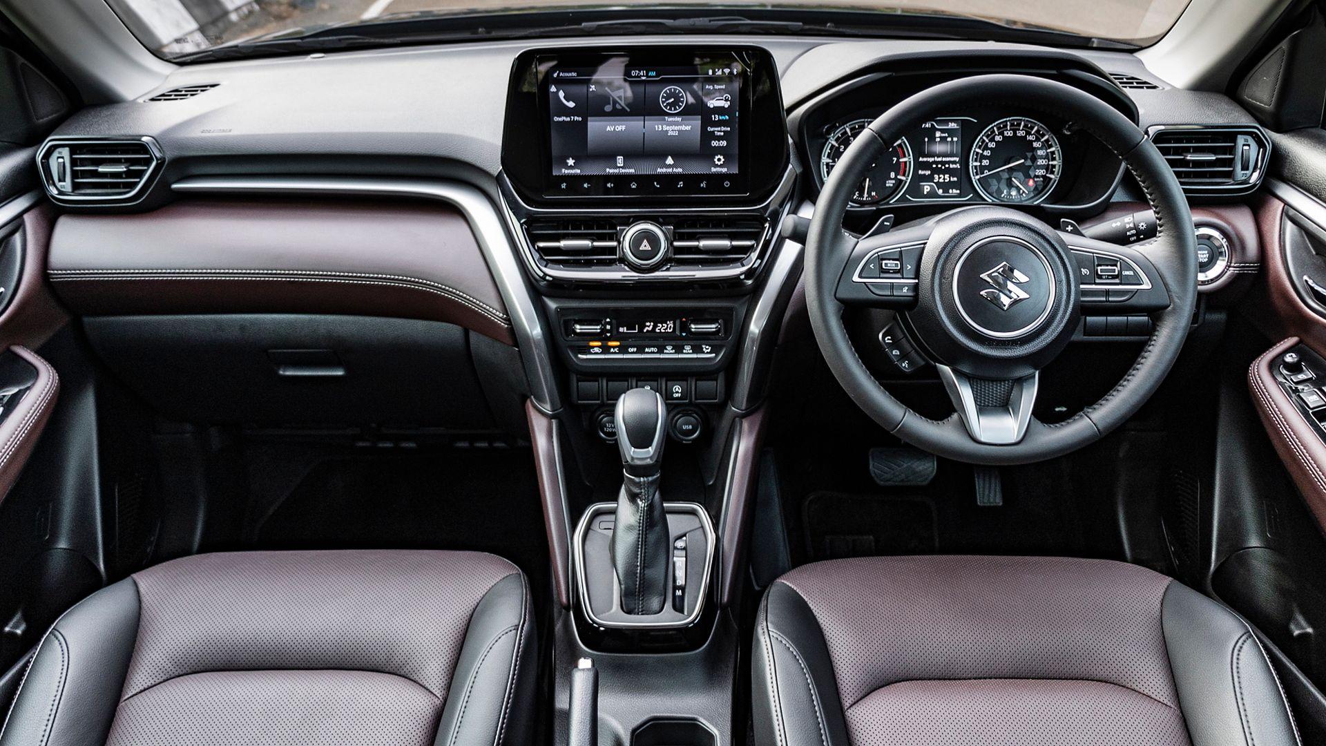 Interior & Features