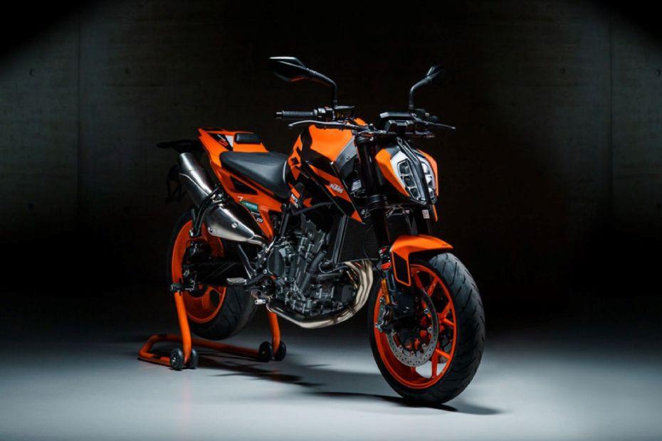 Ktm duke 990 right side front view