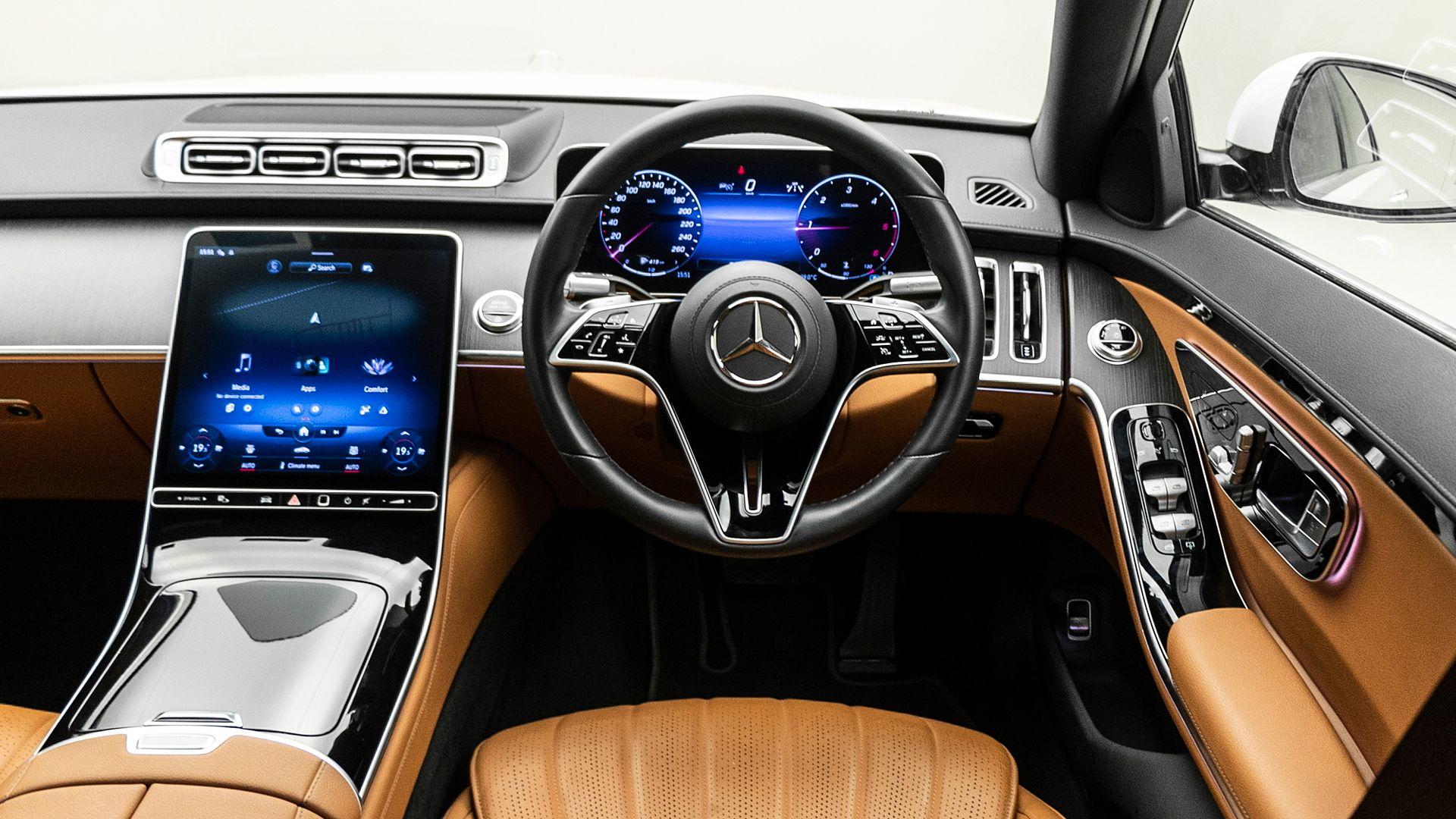 Interior & Features
