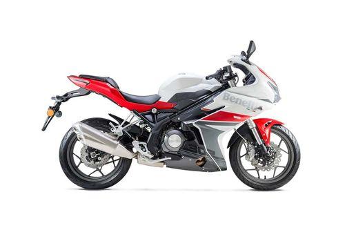 Benelli 302R bikes