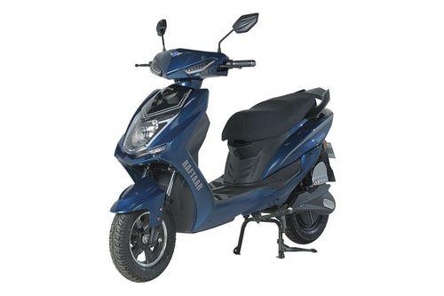 रफ़्तार क्रूज़र आर1 scooters