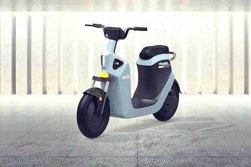 Revamp Moto RM 25 02 scooters