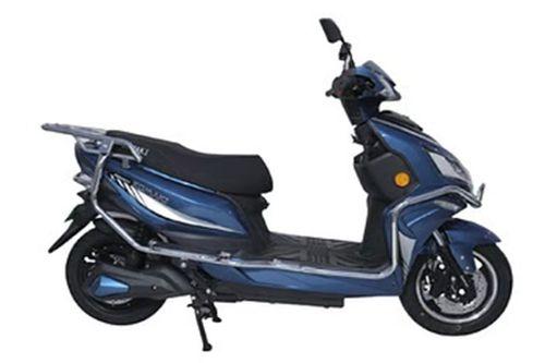 Komaki DT 3000 scooters