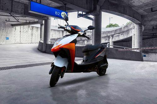 Hayasa Daksha scooters