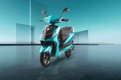 Kinetic Green Zoom scooters