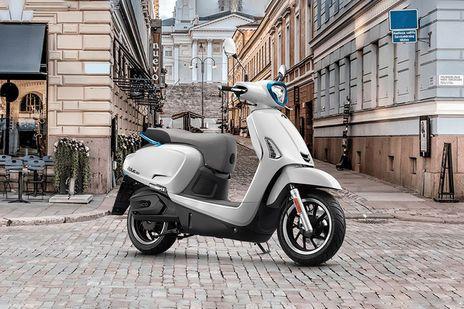 22Kymco Like EV-External Image