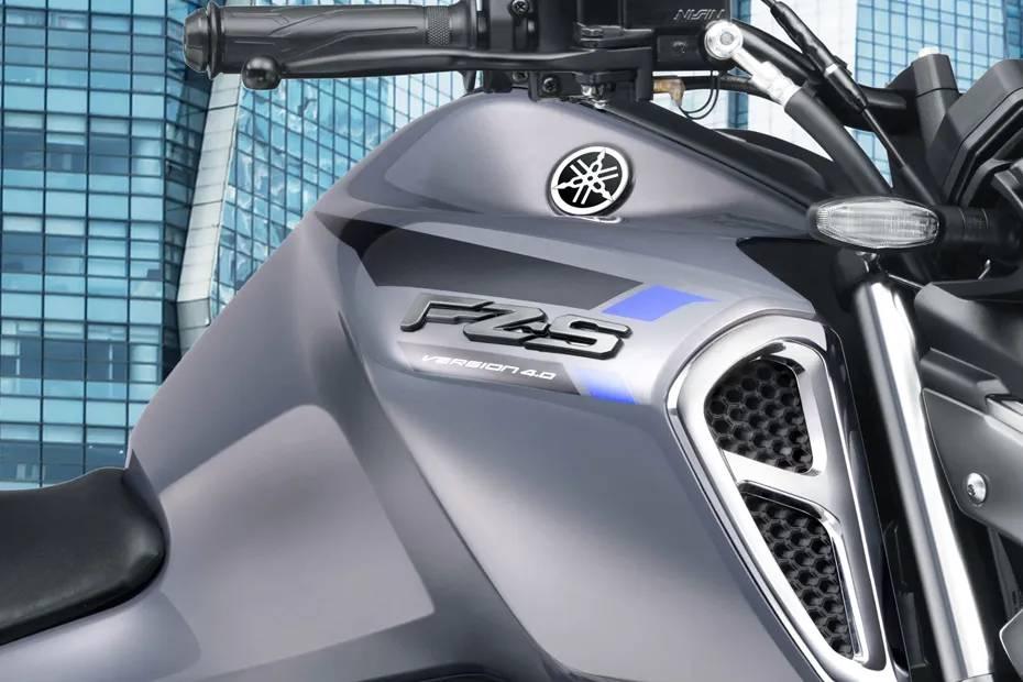 Yamaha fzs fi v4 fuel tank