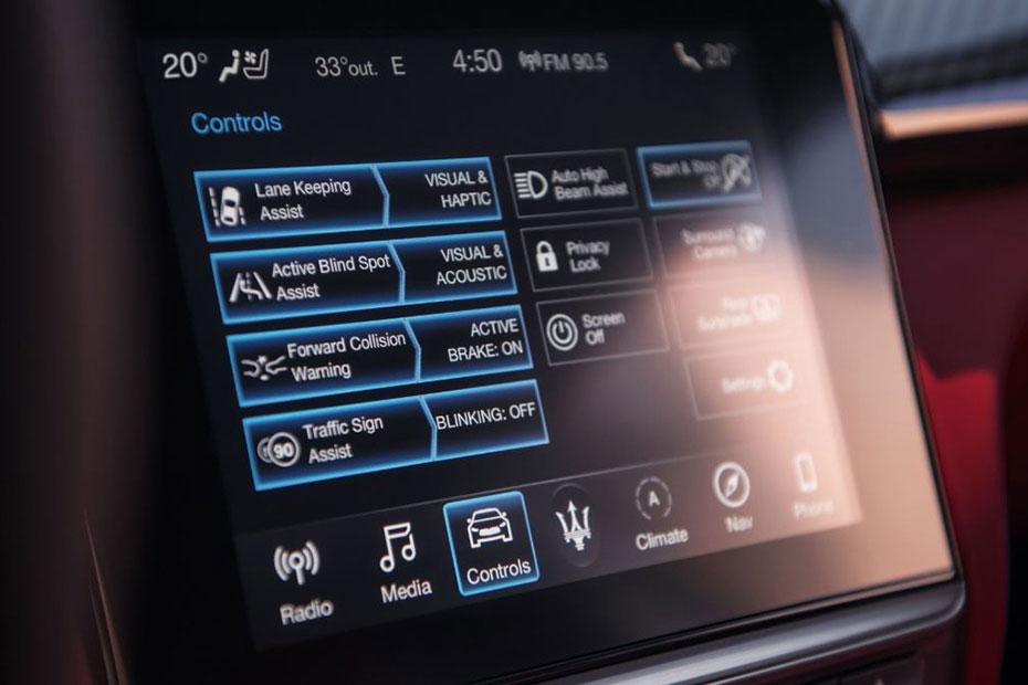 Maserati Levante infotainment