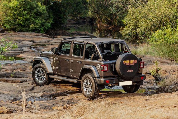 Jeep Wrangler Left Side Rear View