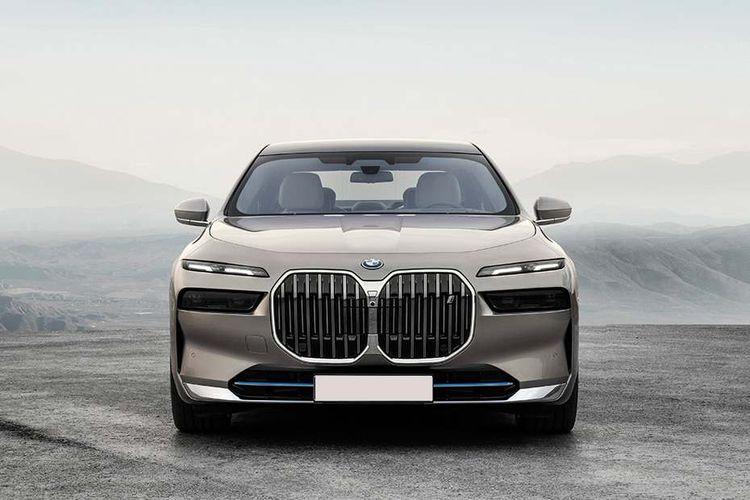 BMW i7 Front View