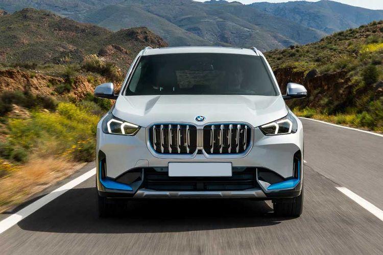 BMW iX1 images