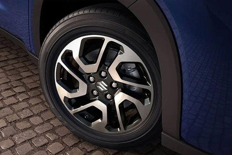 Maruti-Invicto_alloy-wheel