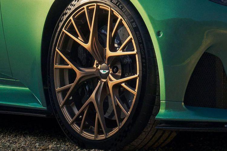 Aston Martin DB12 images
